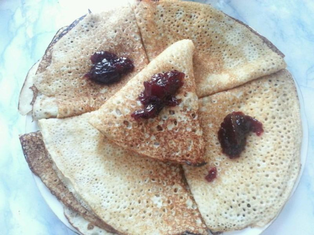 Pancakes with holes on kefir and water