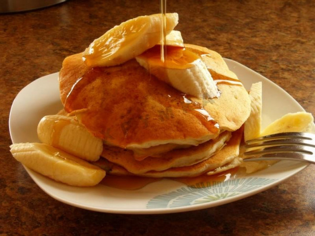 Thin banana pancakes without butter