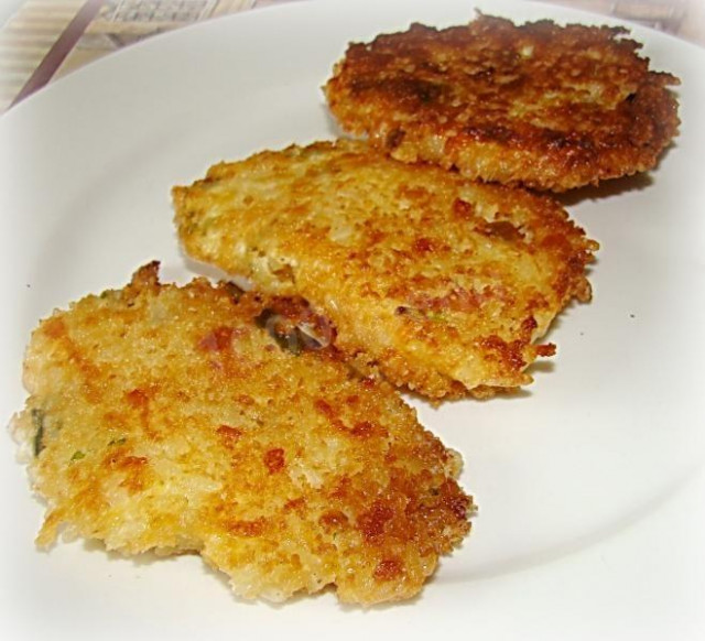 Crispy rice cutlets with green onions