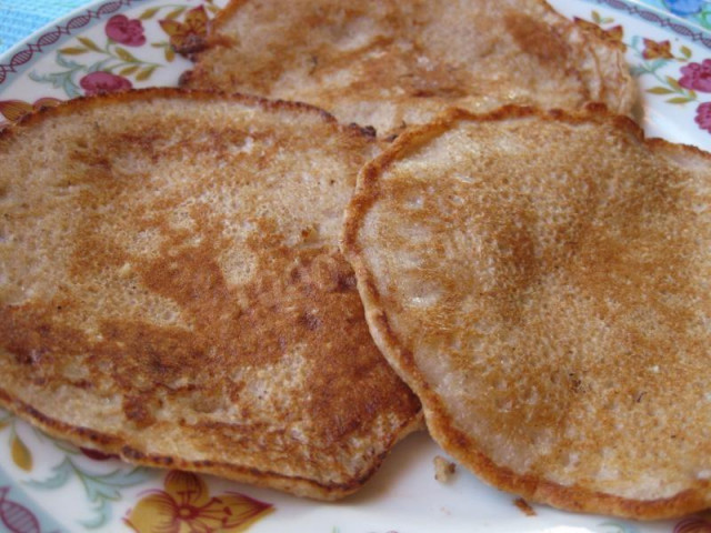 Oatmeal pancakes with milk