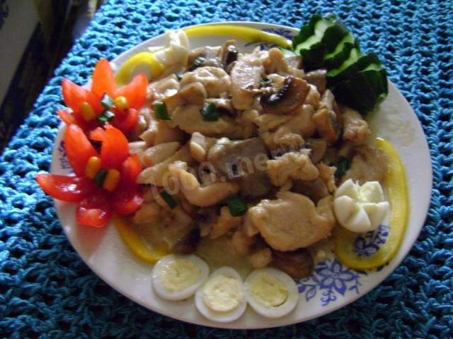 Warm salad with porcini mushrooms