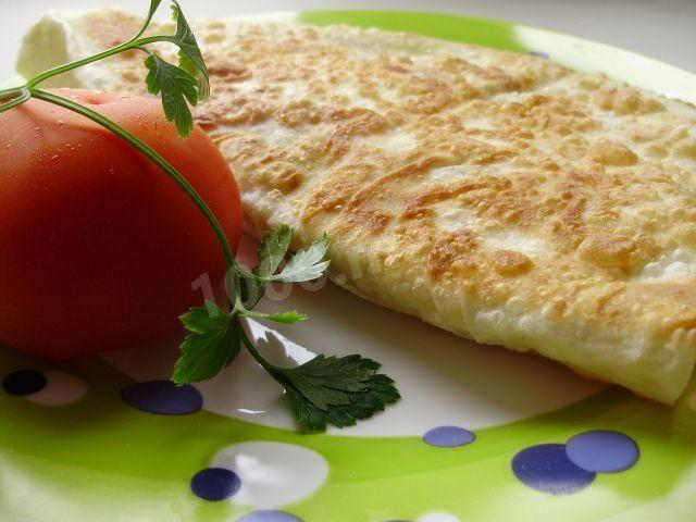 Egg omelet in lavash
