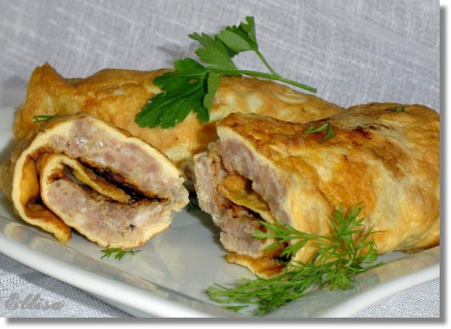 Pinwheels - omelet with minced meat