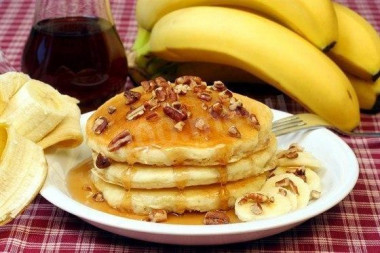 Oatmeal pancakes with banana