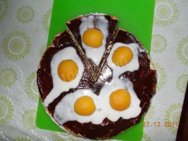 Cake with apricots Scrambled eggs