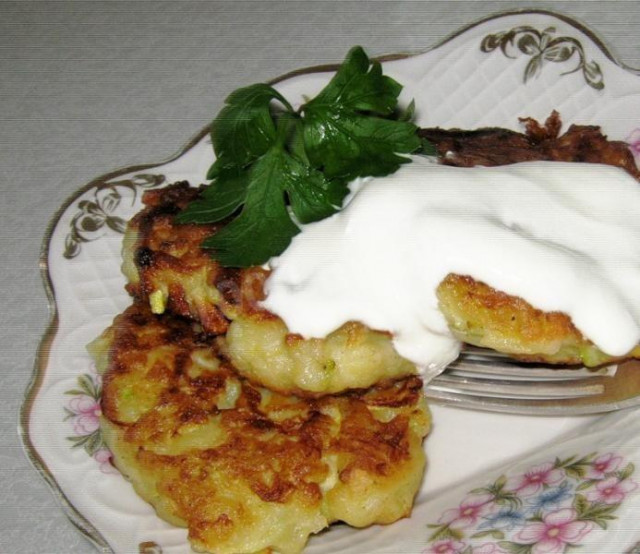 Squash fritters with potatoes