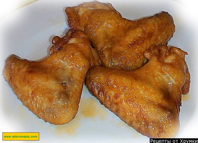 Honey chicken wings in honey sauce