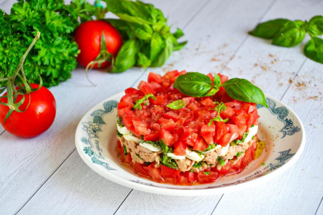 Italian tuna and tomato salad