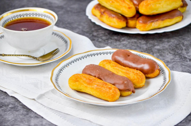 Homemade eclairs with boiled condensed milk