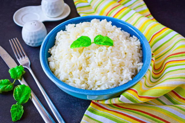 Boiled rice on water, crumbly