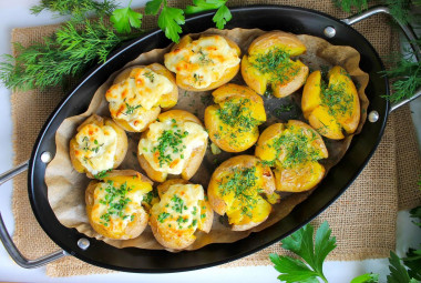 Boiled potatoes baked in the oven