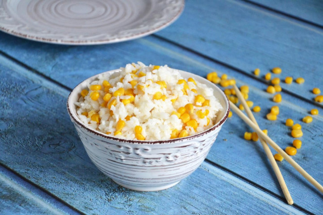 Boiled rice with corn on the side