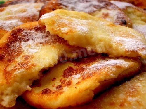 Cheesecakes with banana made of flour and cottage cheese on eggs