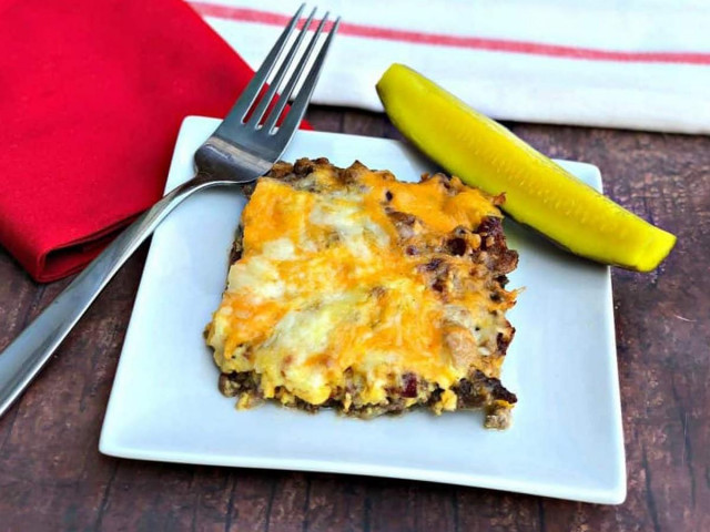 Minced meat in the oven with cheese and sour cream