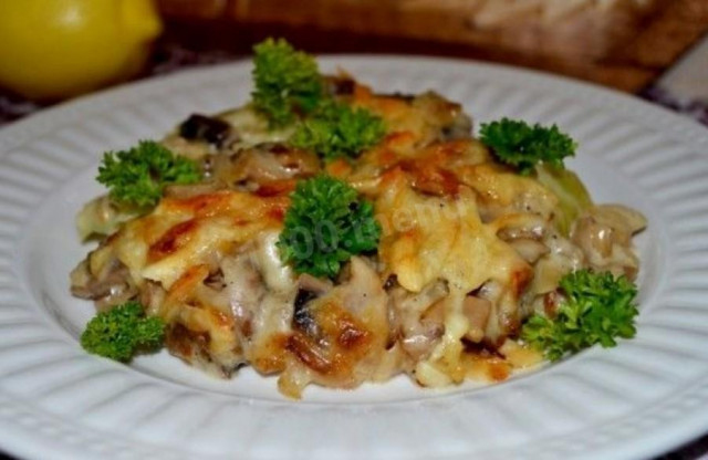 Cabbage and mushroom casserole