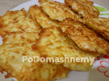 Cabbage fritters with onions