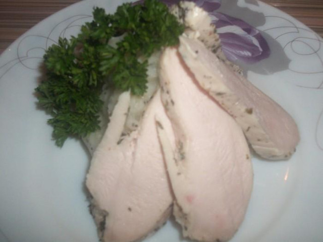 Boiled chicken breasts in slow cooker