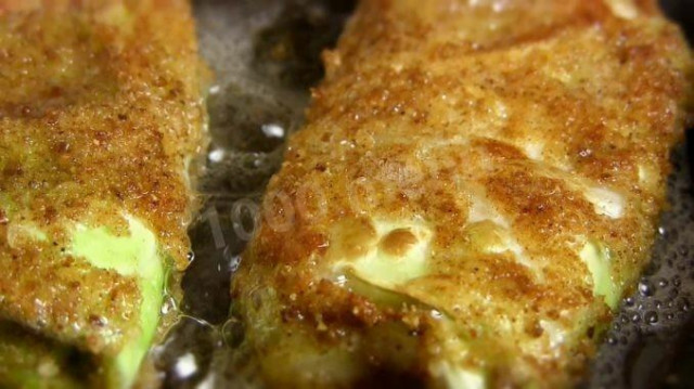 Cabbage envelopes with cheese