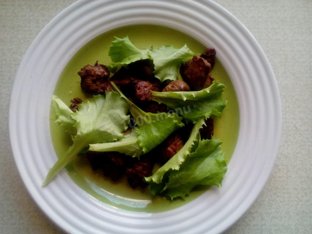 Chicken liver with salad