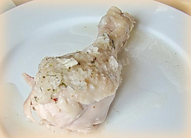 Boiled chicken with garlic sauce
