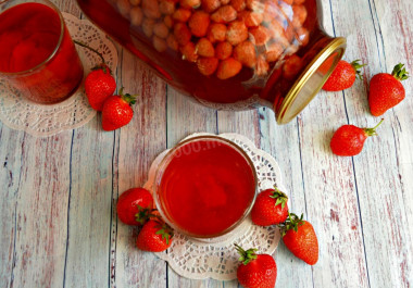 Strawberry compote for winter