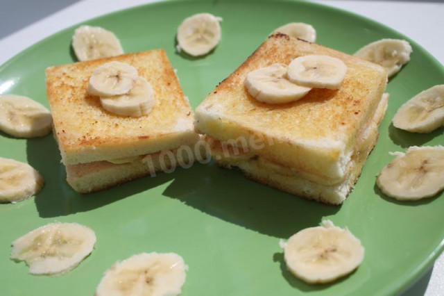 Sweet Banana sandwiches, condensed milk and cinnamon