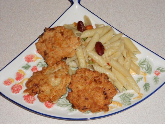 Chicken fillet cutlets with semolina and starchy Bird