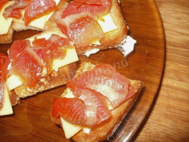 Crostini sandwiches