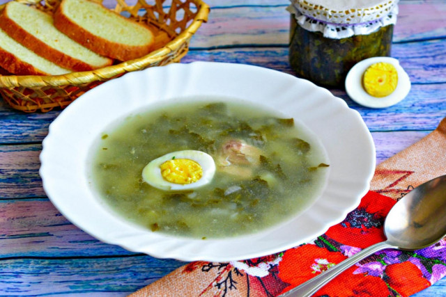 Green soup with sorrel egg and chicken