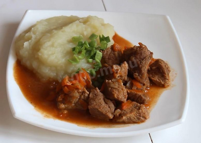 Beef stew with gravy