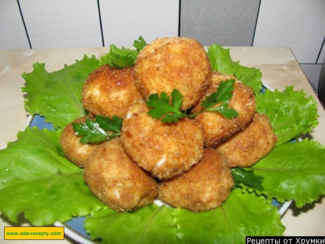 Chicken fillet dumplings with onions