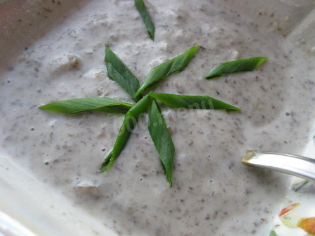 Mushroom milk gravy of champignons with flour and spices