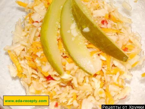 Honey cabbage salad with carrots and vinegar