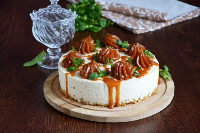Simple cheesecake without cottage cheese with cookies
