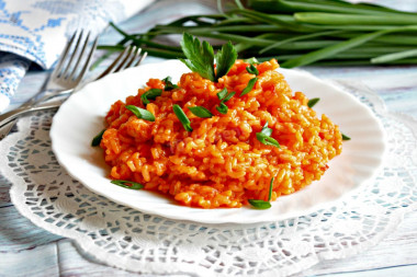 Rice in tomato sauce
