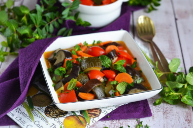 Vegetable stew with eggplant and zucchini