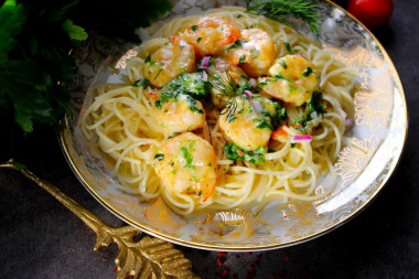 Shrimp in creamy garlic sauce with cheese