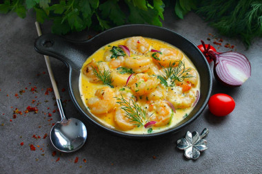 Shrimp in creamy garlic sauce with cheese