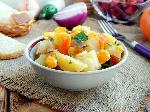 Stewed vegetables in the oven