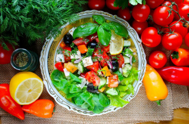 Greek salad with fetaxa classic