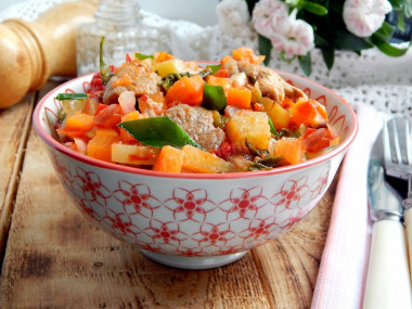 Turkey stewed with vegetables