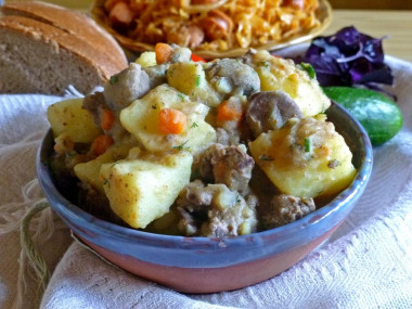 Stewed potatoes with liver