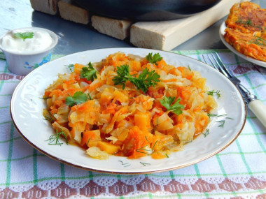 Braised cabbage with pumpkin and carrots