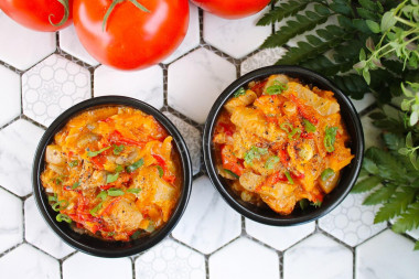 Oyster mushrooms stewed with vegetables