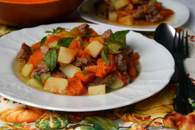 Veal stewed with pumpkin