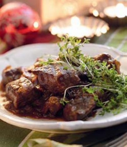 Lamb stewed with plums
