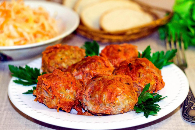 Meatballs in oven in tomato sauce