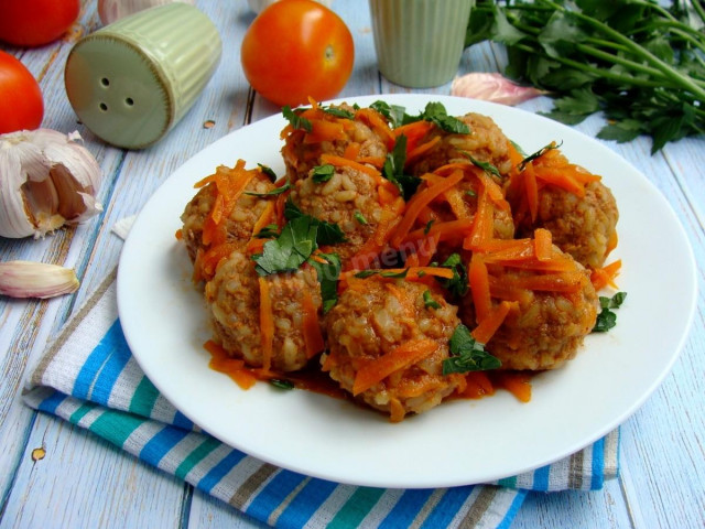 Meatballs in a saucepan