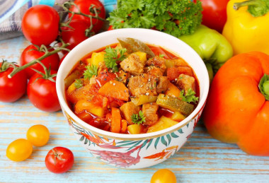 Meat stew with pork vegetables