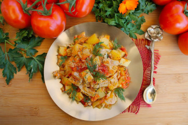 Meat-free vegetable stew with potatoes and cabbage